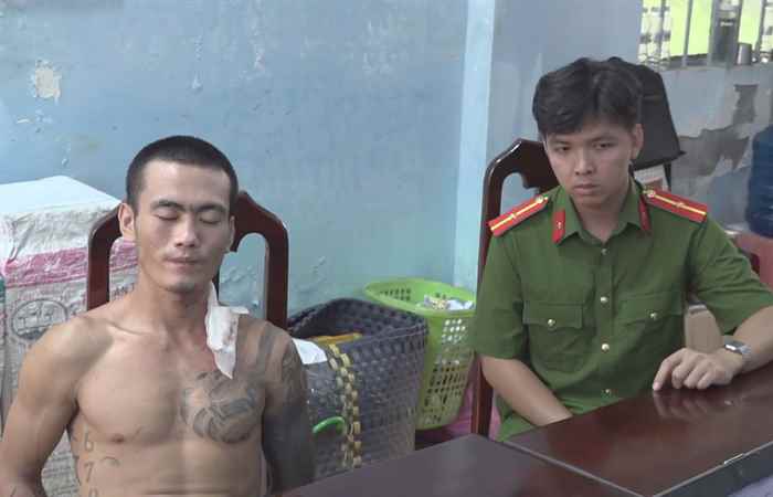 Ngã Năm: Công an giải cứu người phụ nữ sau nhiều giờ bị bắt giữ làm con tin