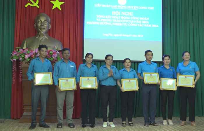 LĐLĐ huyện Long Phú tổng kết năm 2022