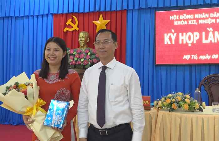 Mỹ Tú: Kỳ lần thứ 12 HĐND huyện thông qua nhiều Báo cáo, Thông báo, Tờ trình, Dự thảo Nghị quyết    