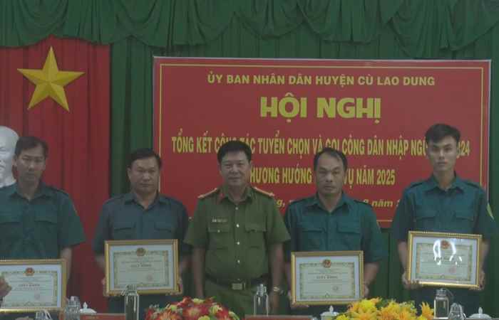 Huyện Cù Lao Dung tổng kết công tác tuyển chọn và gọi công dân nhập ngũ năm 2024