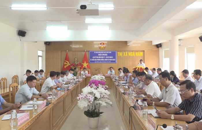 UBND thị xã Ngã Năm sơ kết tình hình kinh tế - xã hội tháng 8