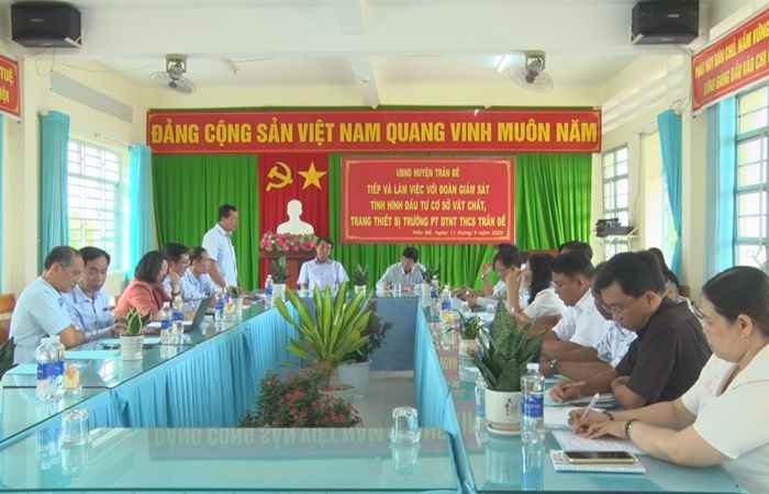 Đoàn công tác HĐND tỉnh Sóc Trăng đến khảo sát cơ sở vật chất trường Dân tộc nội trú huyện Trần Đề
