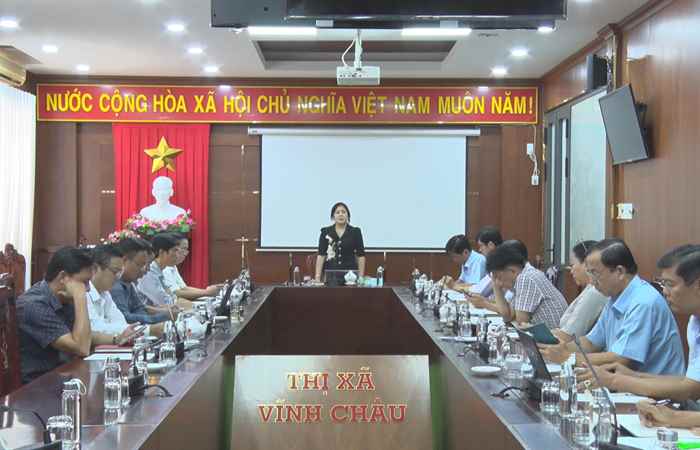 Lãnh đạo Thị xã Vĩnh Châu kiểm tra tình hình xây dựng NTM nâng cao xã Hòa Đông