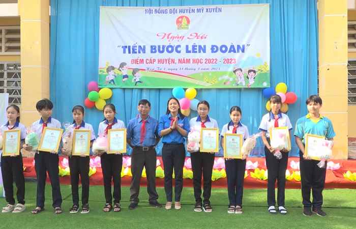 Mỹ xuyên: Ngày hội tiến bước lên đoàn năm học 2022 – 2023