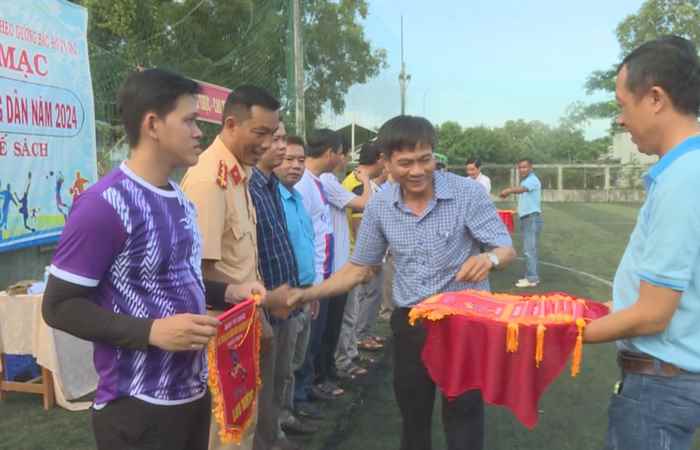 Giải bóng đá nông dân năm 2024