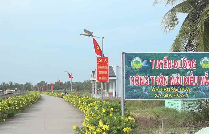 Huyện Mỹ Xuyên có gần 100 tuyến đường Nông thôn mới kiểu mẫu