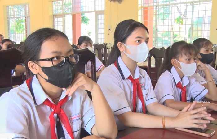 Trần Đề: Hội LHPN tập huấn hương dẫn vận hành Câu lạc bộ “Thủ lĩnh của sự thay đổi”