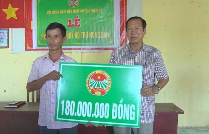 Trần Đề: Hội Nông dân phát vay vốn Quỹ hỗ trợ nông dân