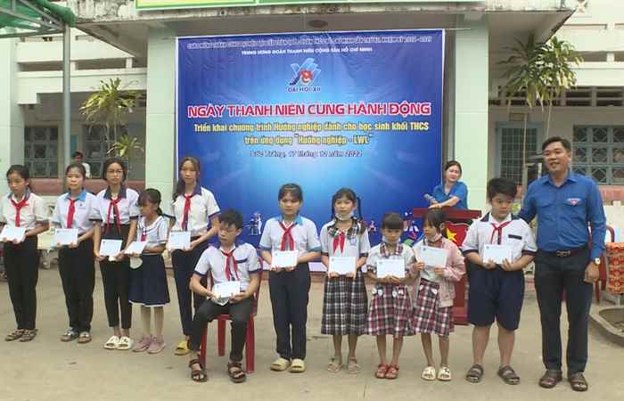 Lễ phát động “Ngày thanh niên cùng hành động”