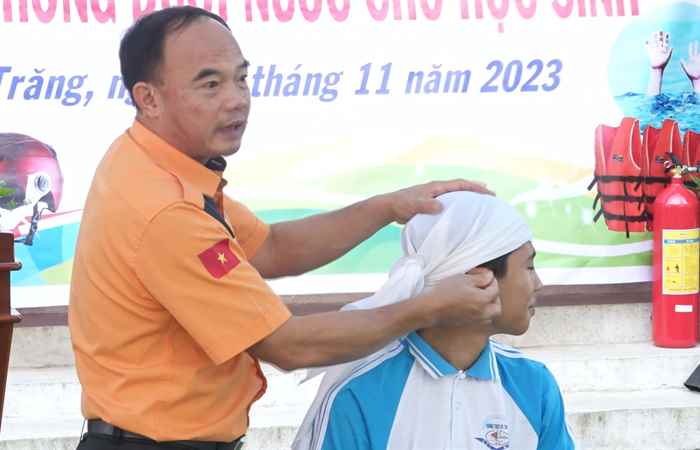 Vĩnh CHâu: Tập huấn phổ biến pháp luật về ATGT phòng, chống đuối nước tại trường THCS & THPT Lai Hoà