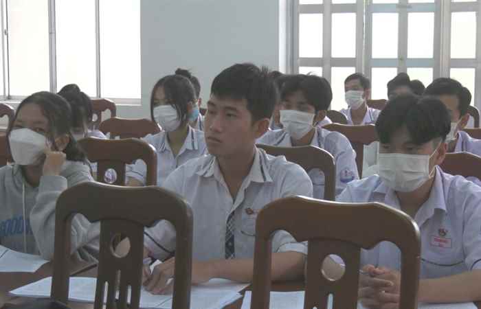 Huyện Châu Thành bồi dưỡng lý luận chính trị cho đối tượng kết nạp Đảng  