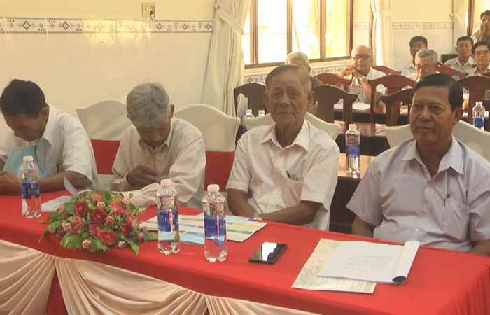 Lãnh đạo huyện Cù Lao Dung chúc mừng Lễ Giáng sinh tại nhà nguyện Rạch Tráng xã An Thạnh 3