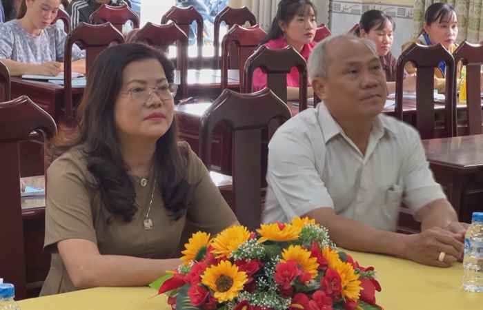 Huyện Mỹ Tú bồi dưỡng lý luận chính trị cho đảng viên mới  