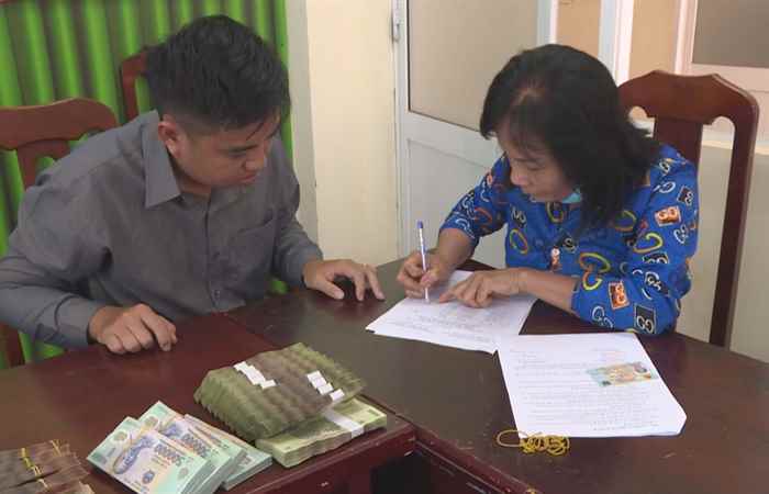 Kế Sách: Giải ngân vốn vay Quỹ hỗ trợ Nông dân xã Xuân Hòa