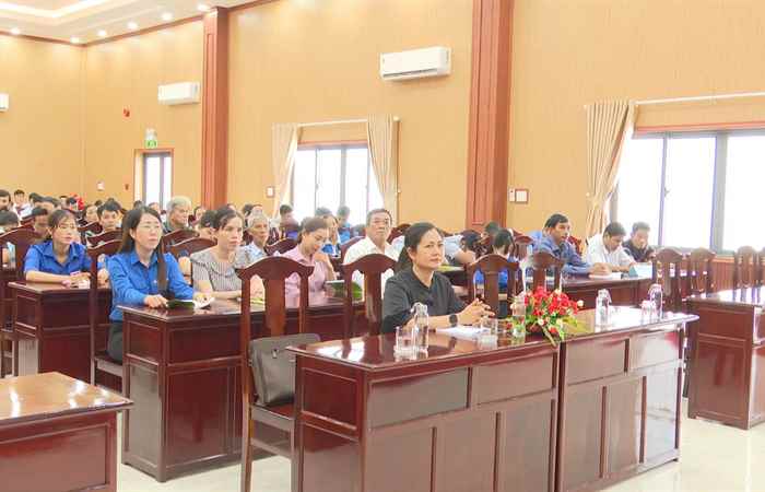 Mỹ Xuyên: Bồi dưỡng kiến thức pháp luật cho cán bộ đoàn thể ở cơ sở