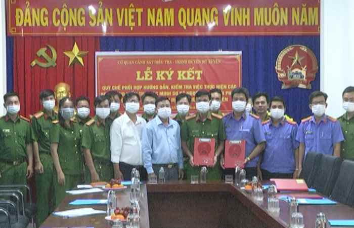 Viện kiểm sát huyện và Công an huyện Mỹ Xuyên ký kết Quy chế phối hợp  