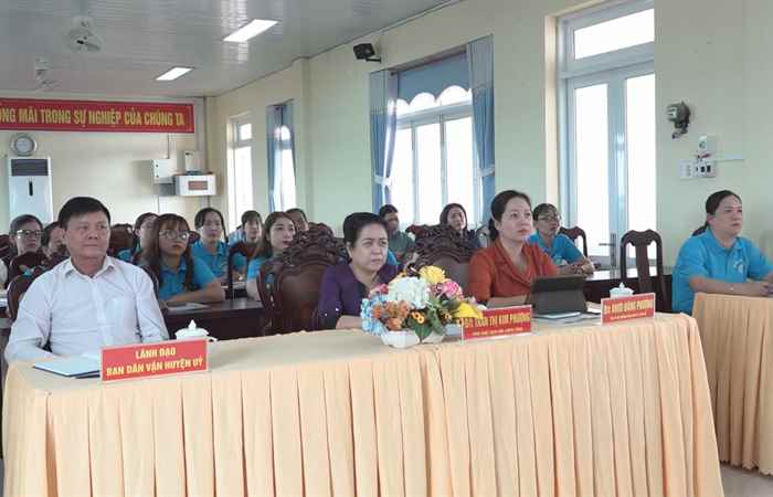 Trần Đề: Hội Liên hiệp Phụ nữ sơ kết giữa nhiệm kỳ 2021-2026
