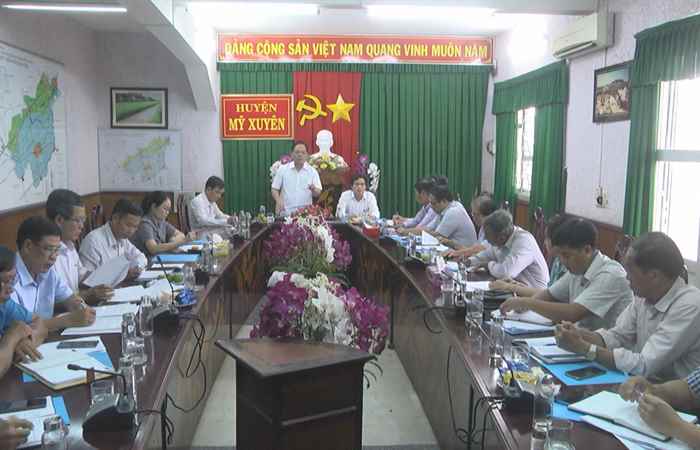 Mỹ Xuyên: Huyện uỷ nghe báo cáo thực hiện các Chương trình mục tiêu Quốc gia trong những tháng đầu năm