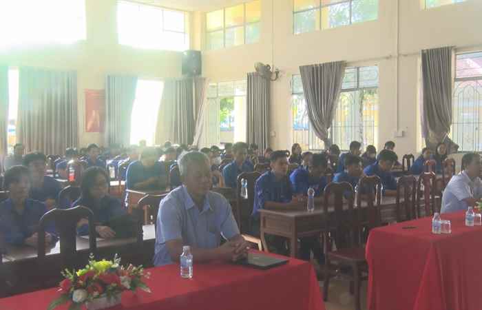 Cù Lao Dung: Bồi dưỡng nghiệp vụ công tác Đoàn, Hội ở cơ sở  