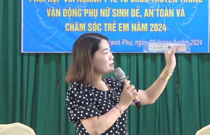 Mỹ Xuyên: Hội phụ nữ truyền thông, vận động phụ nữ sinh đẻ an toàn và chăm sóc trẻ em 