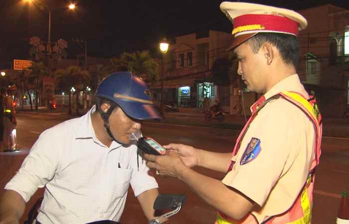Tin: Vi phạm giao thông 