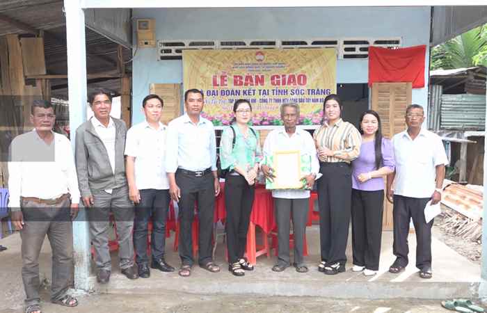 Trần Đề: Bàn giao nhà Đại đoàn kết