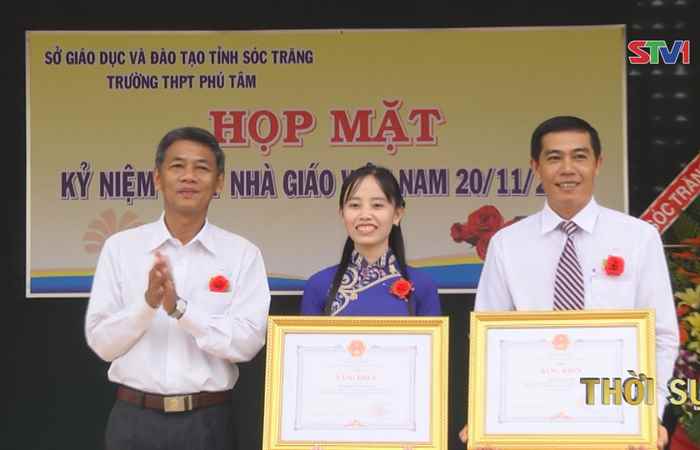 Trường THPT Phú Tâm họp mặt kỷ niệm ngày nhà giáo Việt Nam 20/11. 