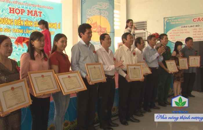 Tuyên dương điển hình các văn nghệ sĩ tỉnh Sóc Trăng lần I – 2017
