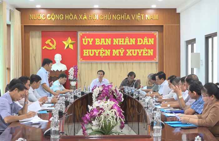 UBND huyện Mỹ Xuyên họp đánh giá tình hình thực hiện các Chương trình mục tiêu Quốc gia 9 tháng năm 2024