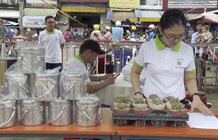 Tín hiệu vui từ gian hàng đổi chất thải nhựa lấy sản phẩm thân thiện môi trường hưởng ứng chiến dịch làm cho thế giới sạch hơn (07-10-2023)