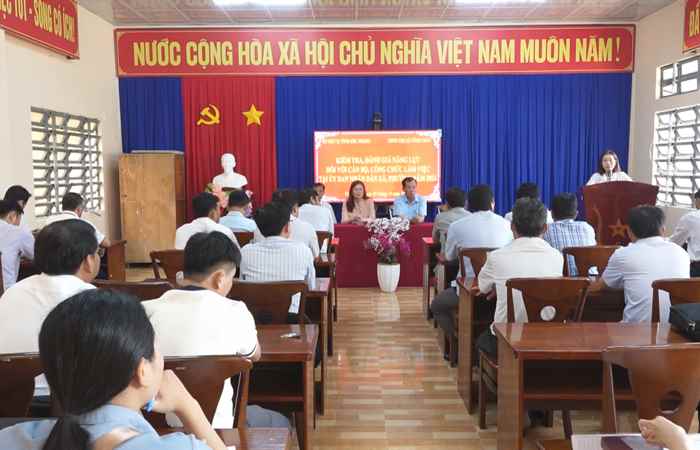 Vĩnh Châu: Đánh giá cán bộ xã, phường năm 2024        