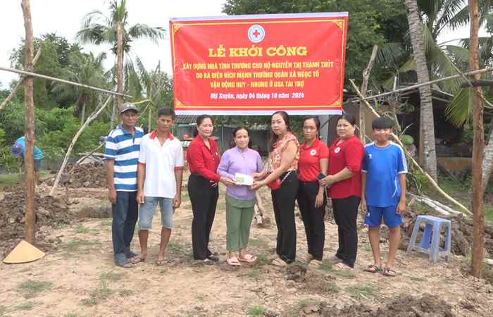 Mỹ Xuyên: Xây dựng nhà tình thương